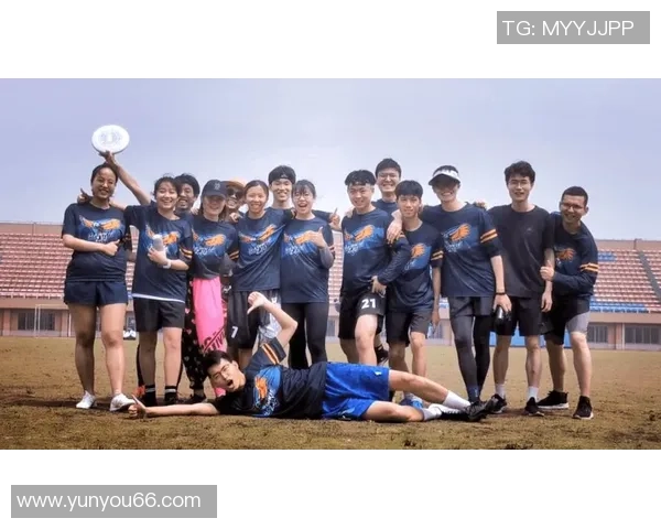 杭州飞盘队与重庆飞盘队赛后复盘分析比赛节奏与战术对比